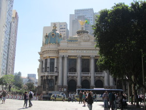 O Teatro Municipal fica bem no centro do Rio